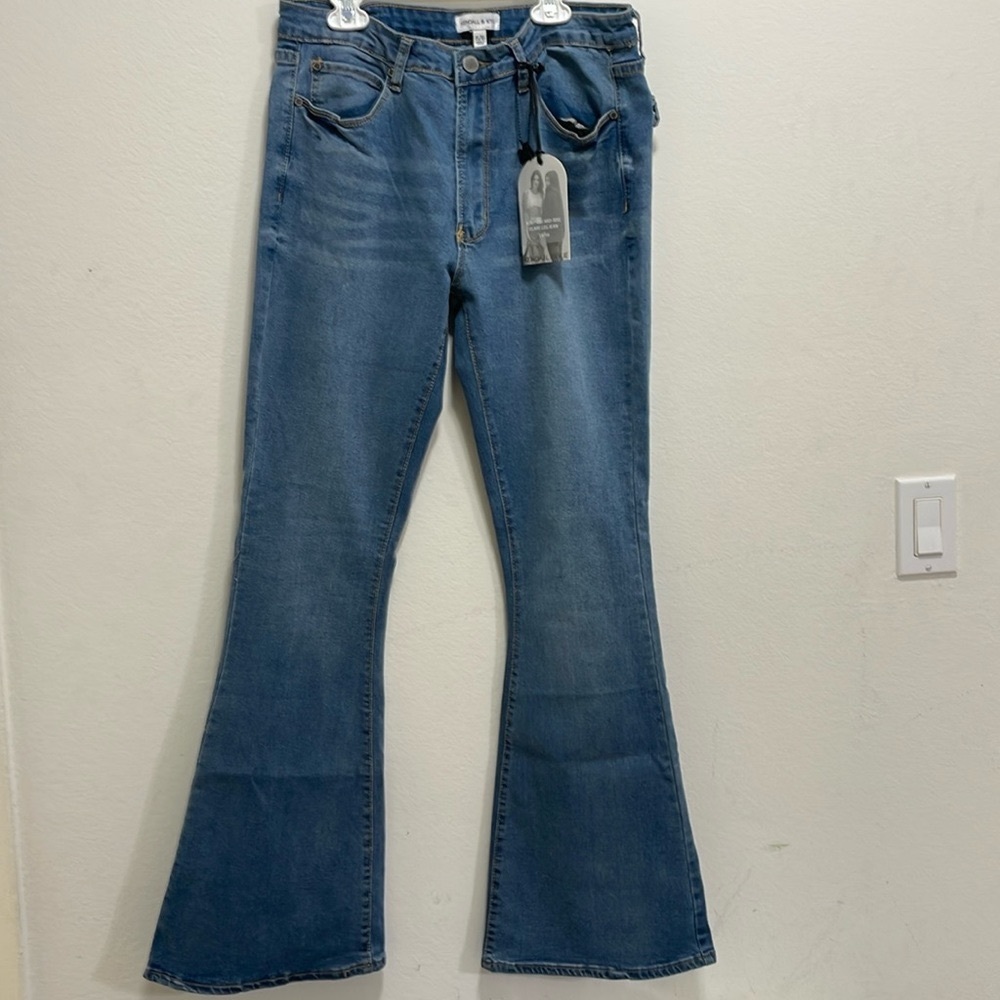 NWT Kendall & Kylie Kouture Mid-Rise Flare Leg Jeans Size 15/16